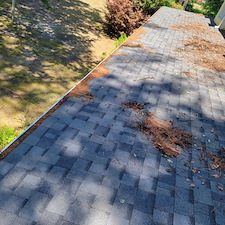 Gutter-Cleaning-Services-in-Fayetteville-NC 2