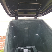 Quality-Trashcan-Cleaning-Service-in-Hope-Mills-NC 1